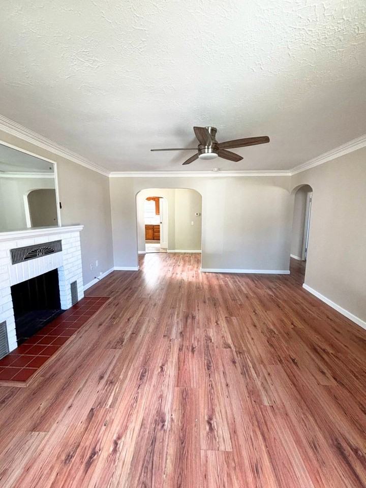 703 S Diamond St - Photo 2 of 14