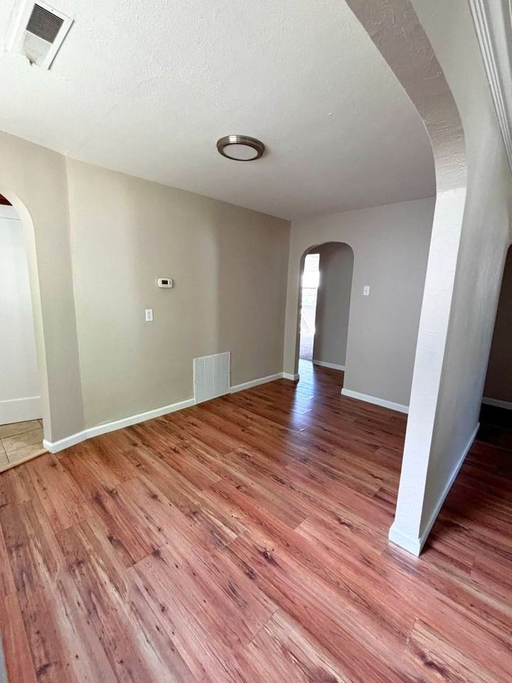 703 S Diamond St - Photo 5 of 14