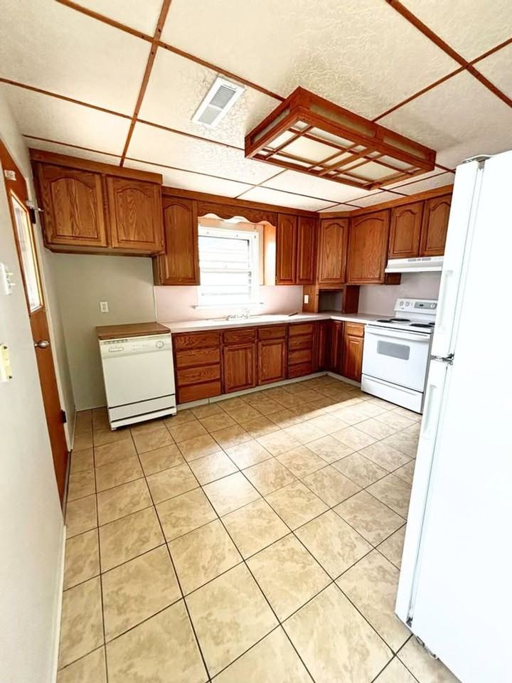 703 S Diamond St - Photo 7 of 14