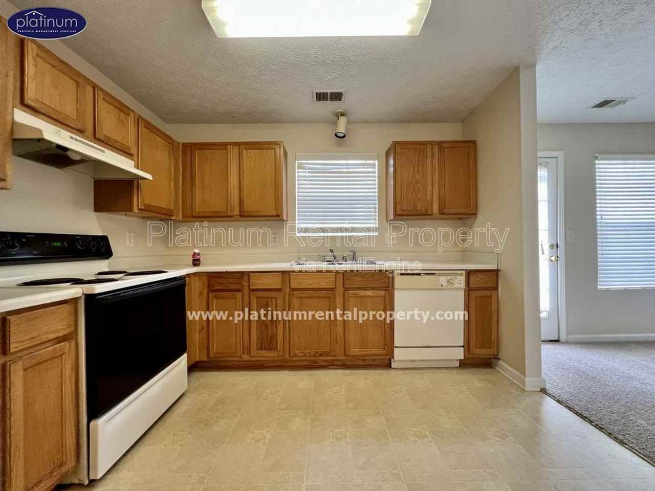 5687 Windfall Ln - Photo 5 of 18