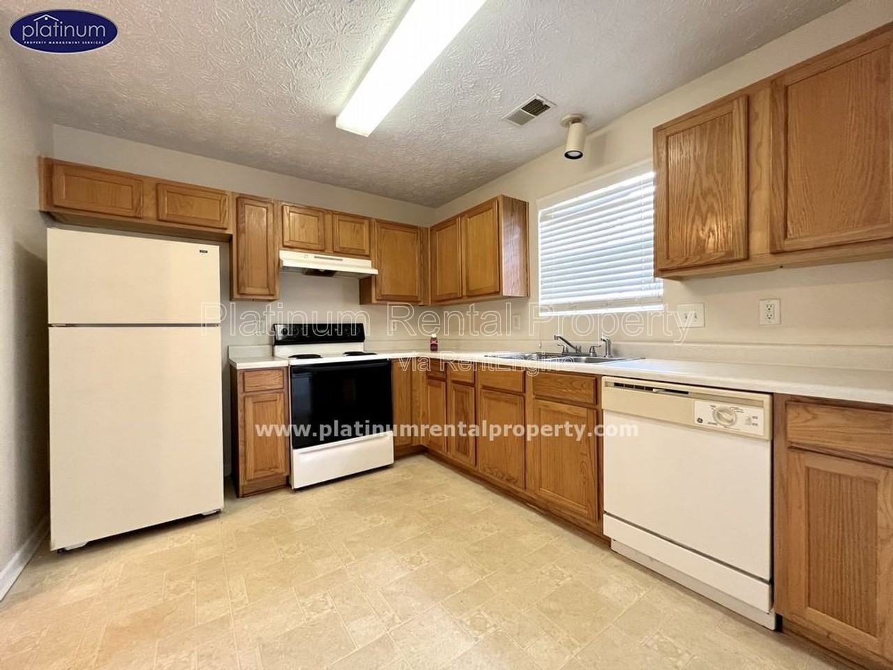 5687 Windfall Ln - Photo 6 of 18