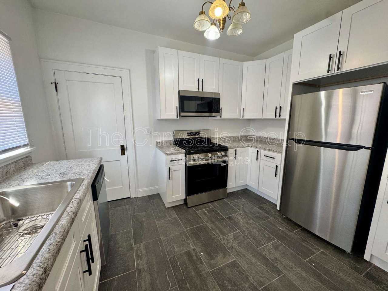 224 W Campbell St - Photo 4 of 11