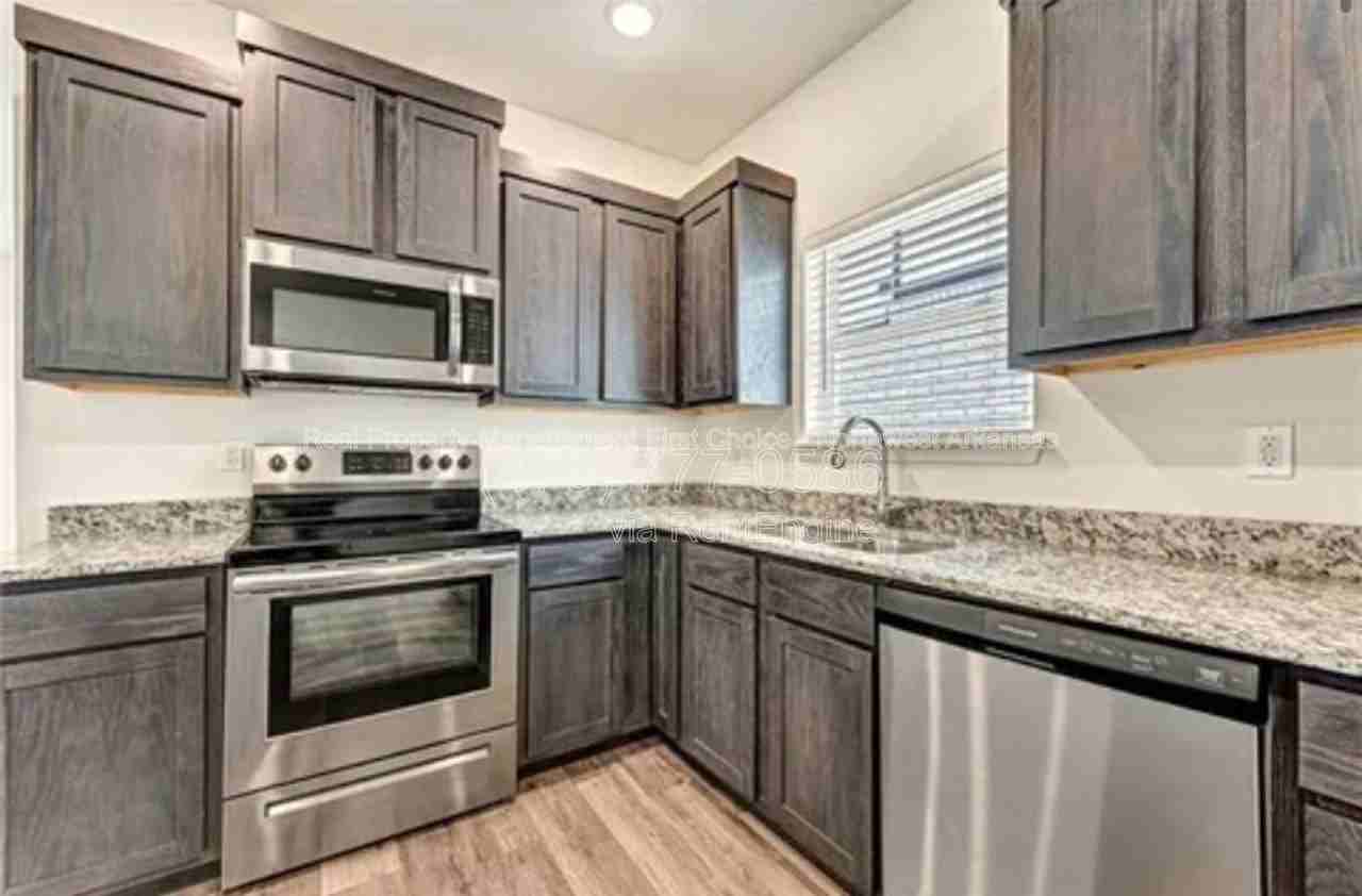 926 S Benchmark Ln #926-2 - Photo 4 of 23