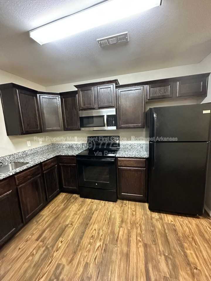 2900 Sw Amberwood Ave #2 - Photo 2 of 22