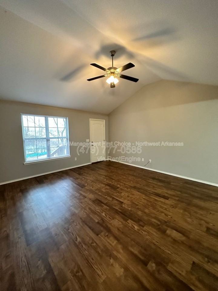 2900 Sw Amberwood Ave #2 - Photo 4 of 22