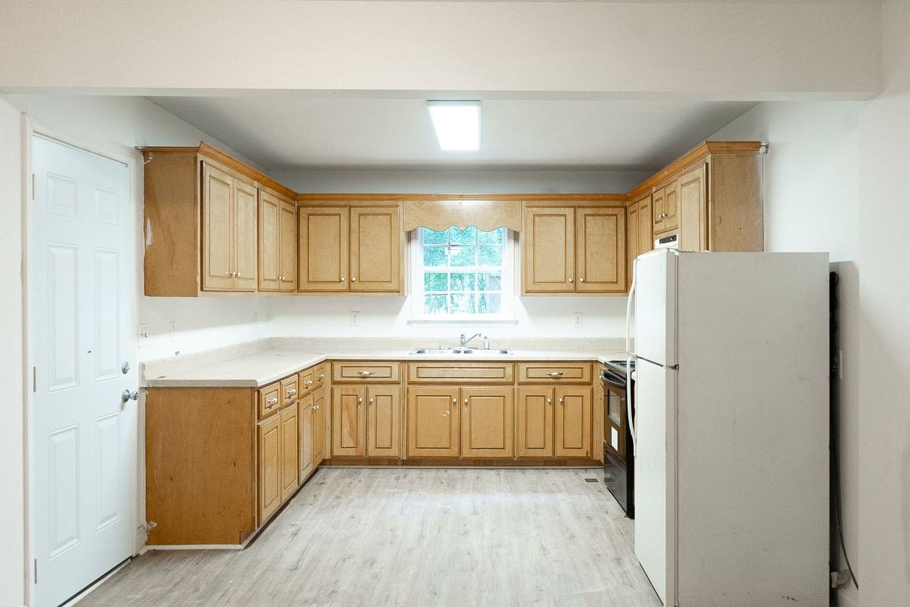 710 Maffett St - Photo 3 of 17