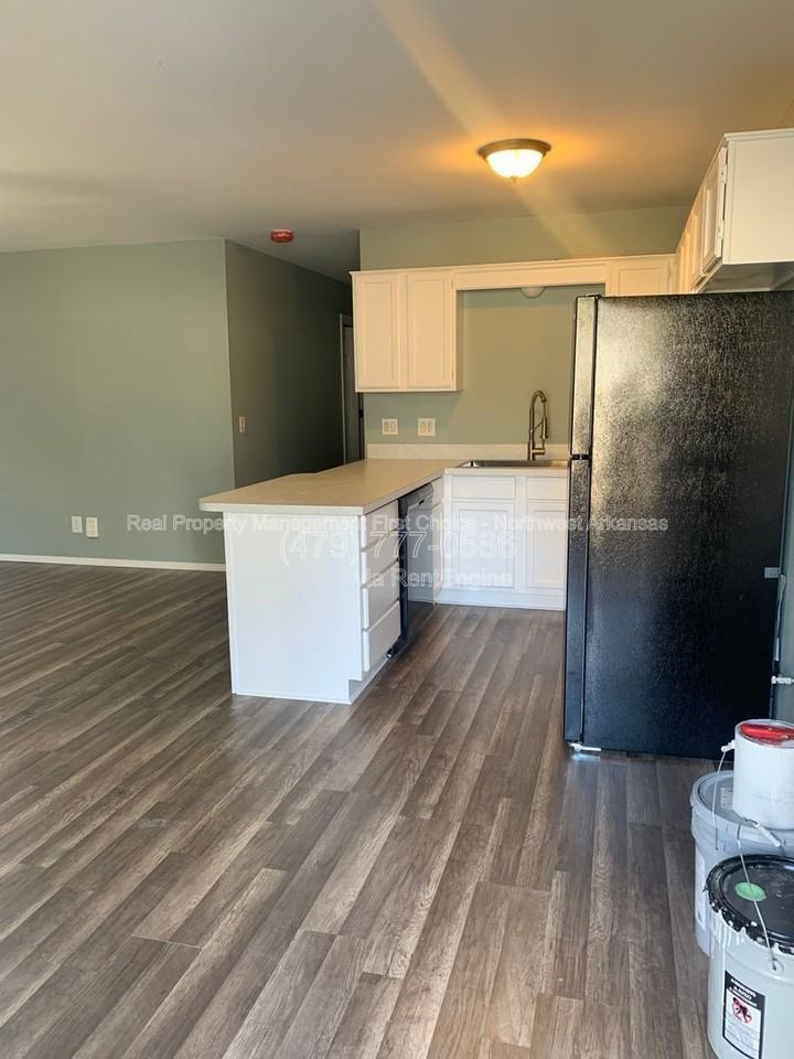 205 W Parks St #A - Photo 7 of 15