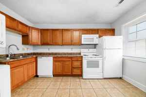 featured image of 1378 1/2 Indianola Ave #C