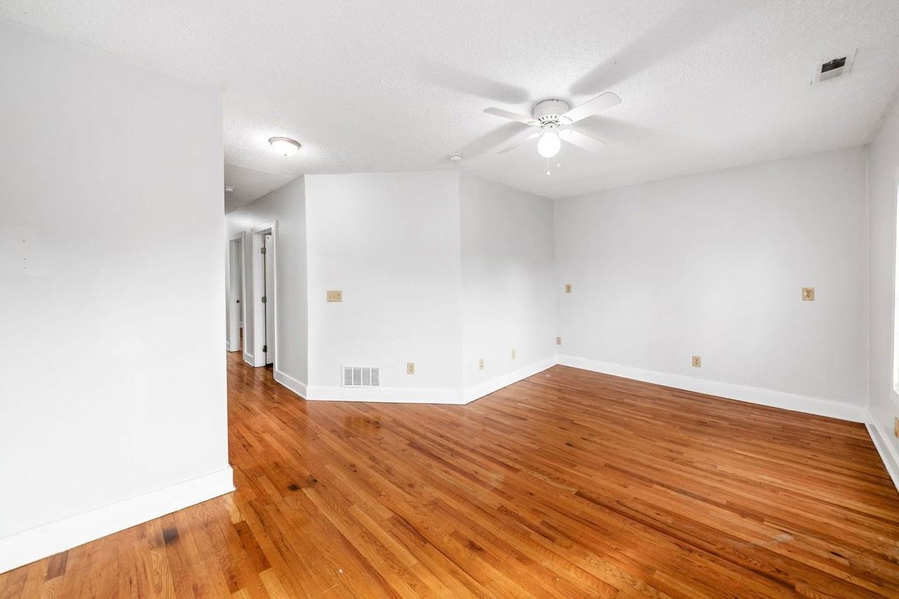 1378 1/2 Indianola Ave #C - Photo 7 of 21