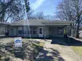 featured image of 1702 Alamo Ave