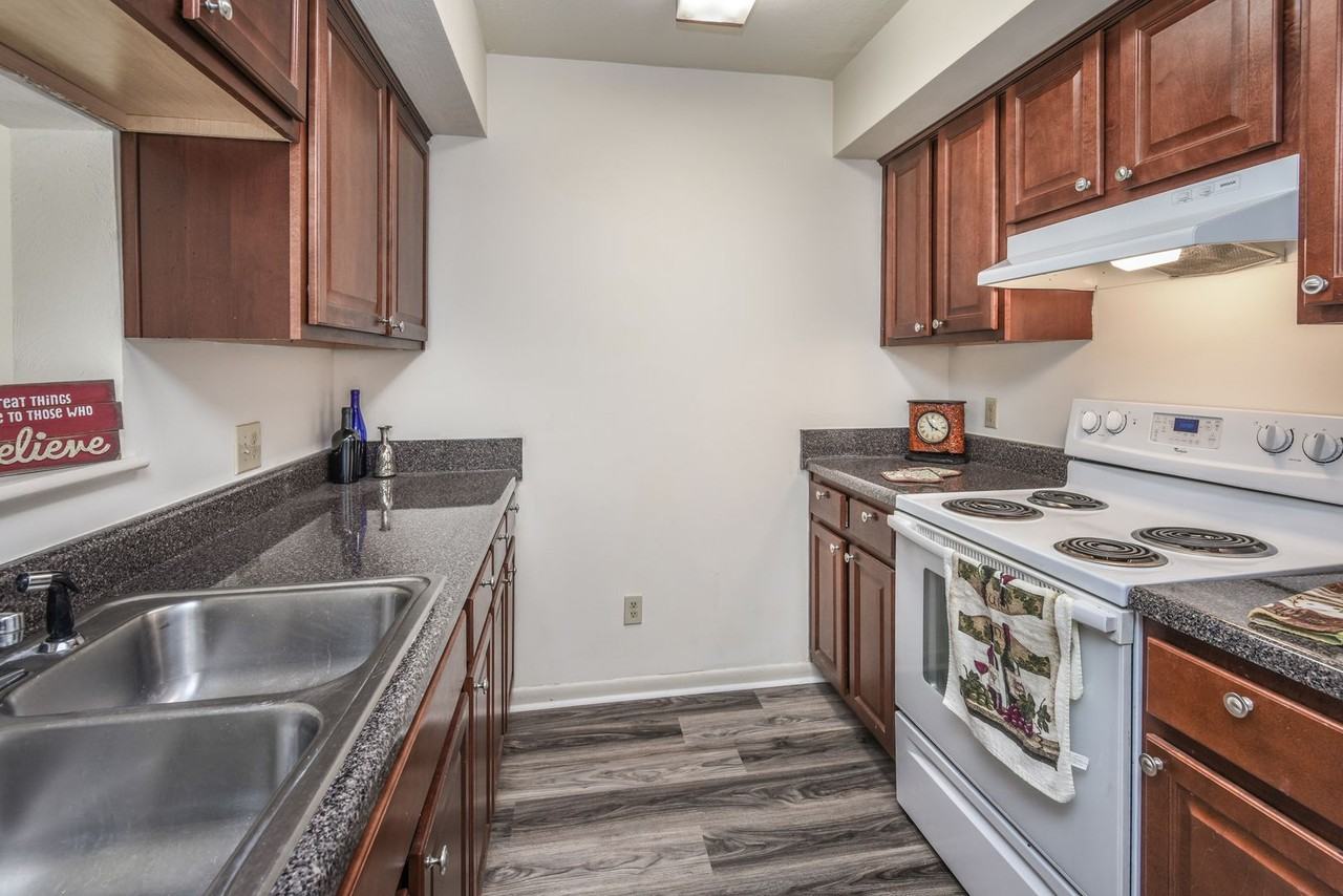 3859 Staffordshire Ln - Photo 7 of 28