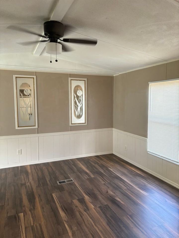 5300 Croton St - Photo 2 of 17