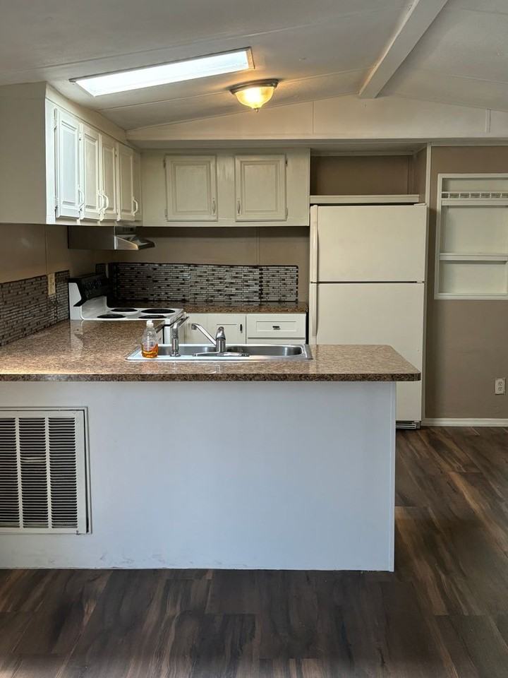 5300 Croton St - Photo 3 of 17