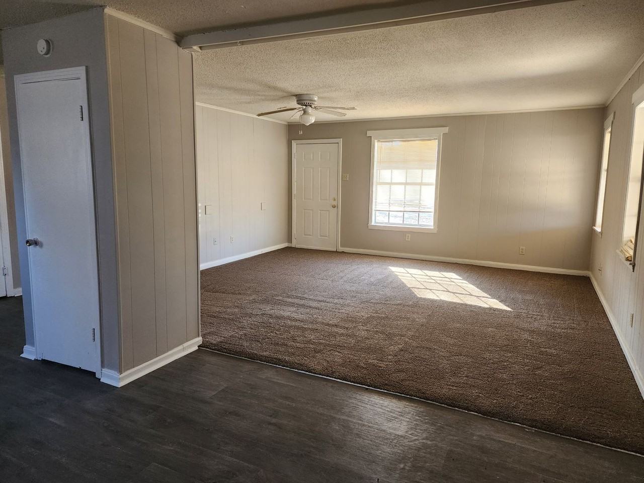 1402 S Mcauley Dr - Photo 2 of 10