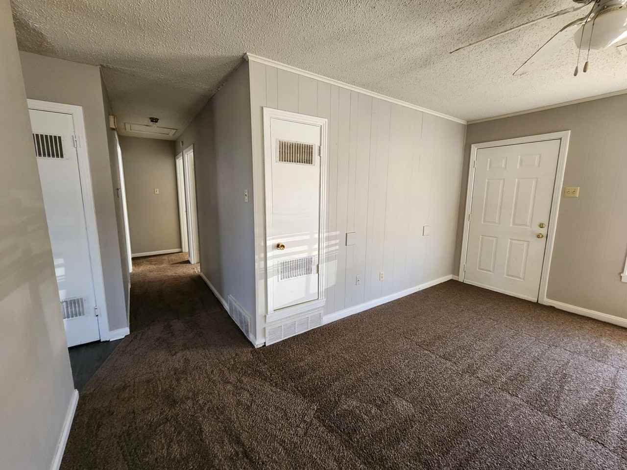 1402 S Mcauley Dr - Photo 5 of 10