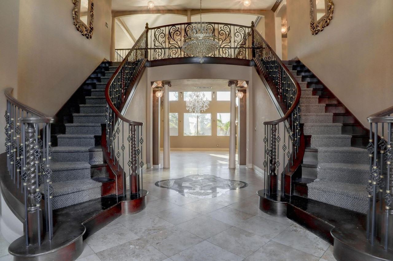 10151 Arkell Ct - Photo 2 of 50