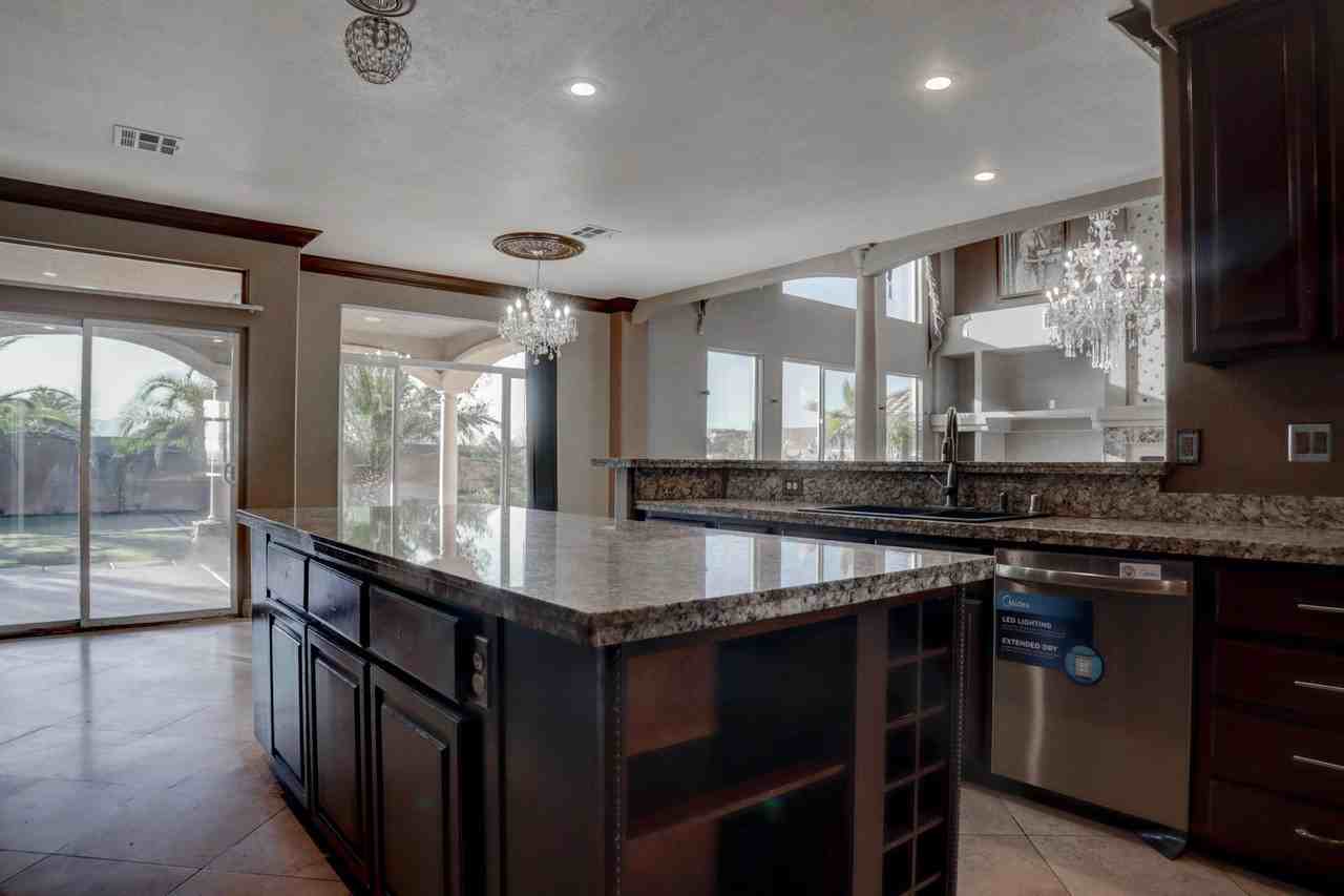 10151 Arkell Ct - Photo 7 of 50