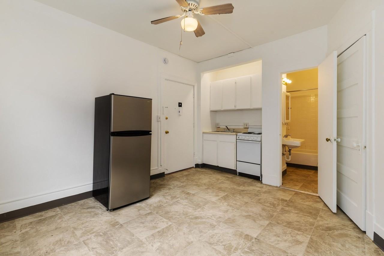 Capitola Apartments - Photo 6 of 19