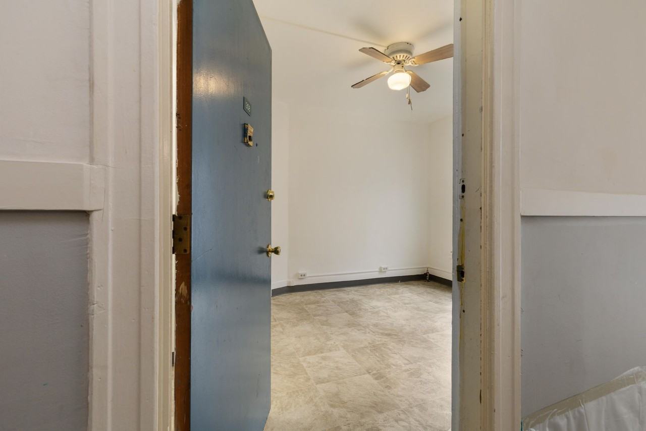 Capitola Apartments - Photo 7 of 19