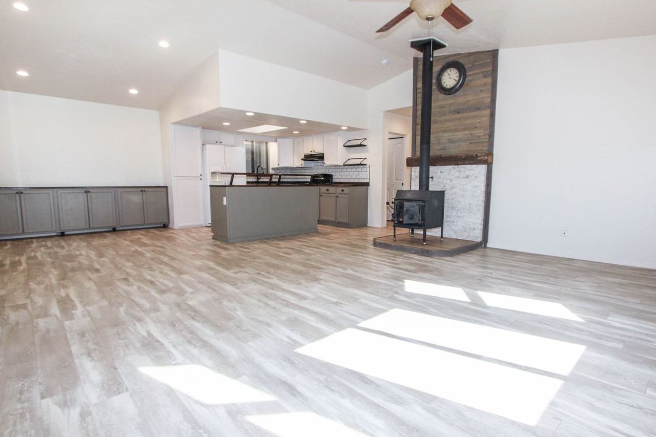 1979 N Quartz Dr - Photo 5 of 21