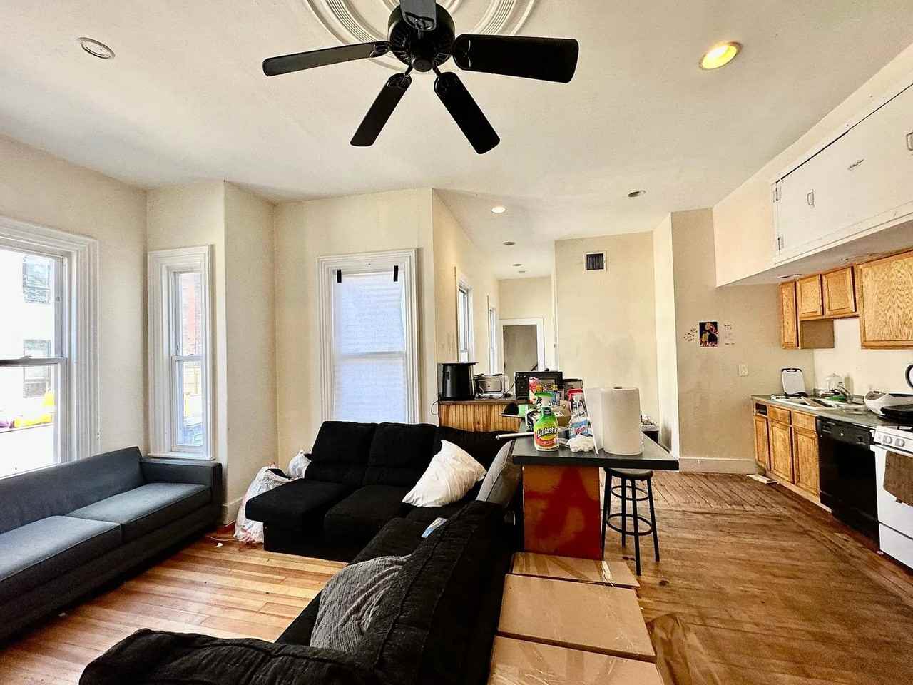 14 Highgate St - Photo 2 of 22