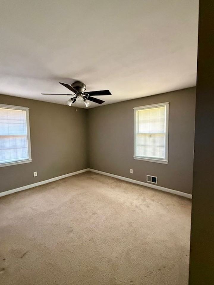 1220 E Main St - Photo 4 of 5