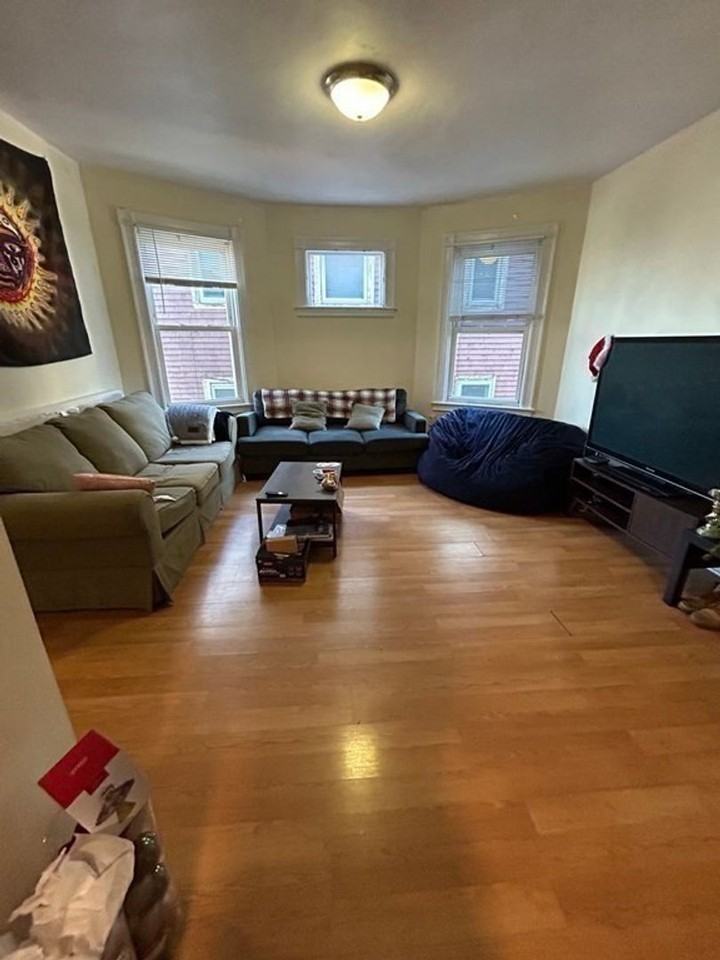 38 Parker Hill Ave - Photo 4 of 12