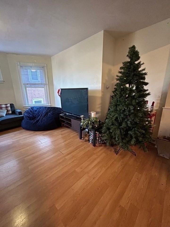 38 Parker Hill Ave - Photo 5 of 12