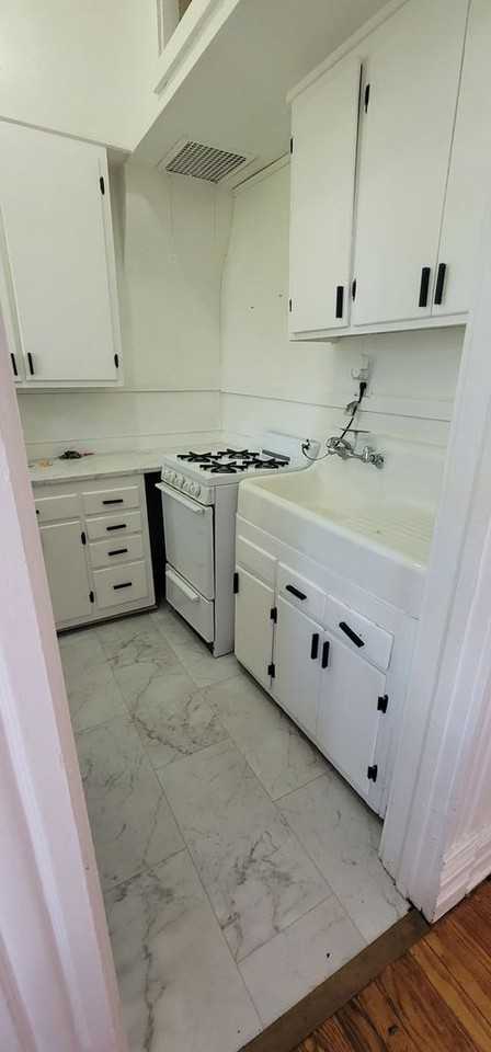 730 N 23rd St - Photo 3 of 8