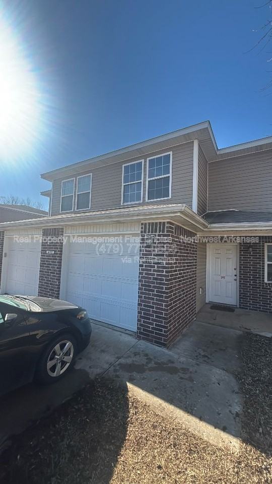 6202 Sw Chickadee St #1 - Photo 2 of 3