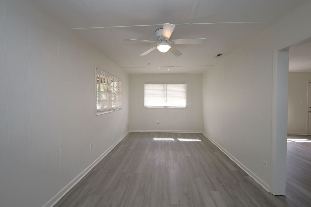 724 Vallotton Dr - Photo 4 of 12