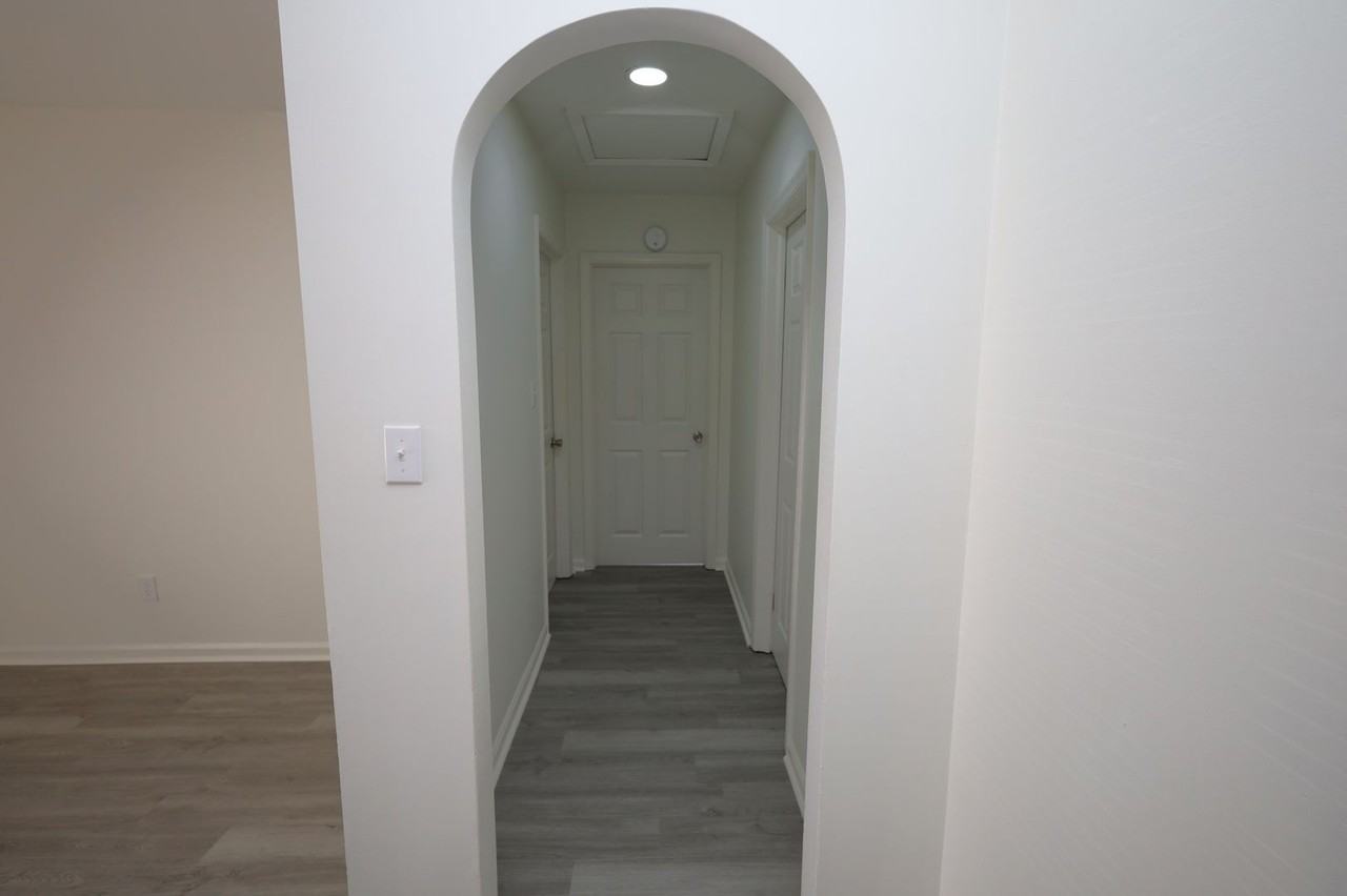 724 Vallotton Dr - Photo 6 of 12