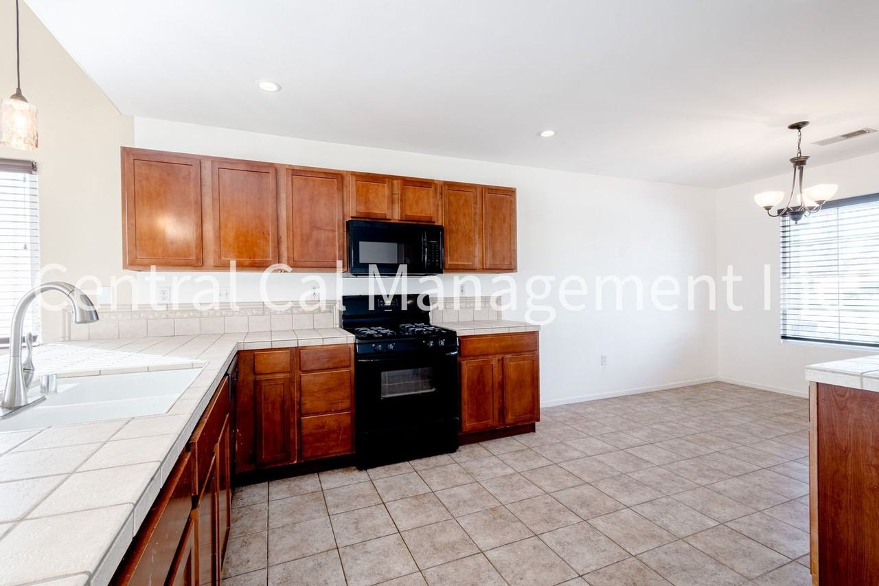 11123 Cactus Valley Dr - Photo 7 of 23