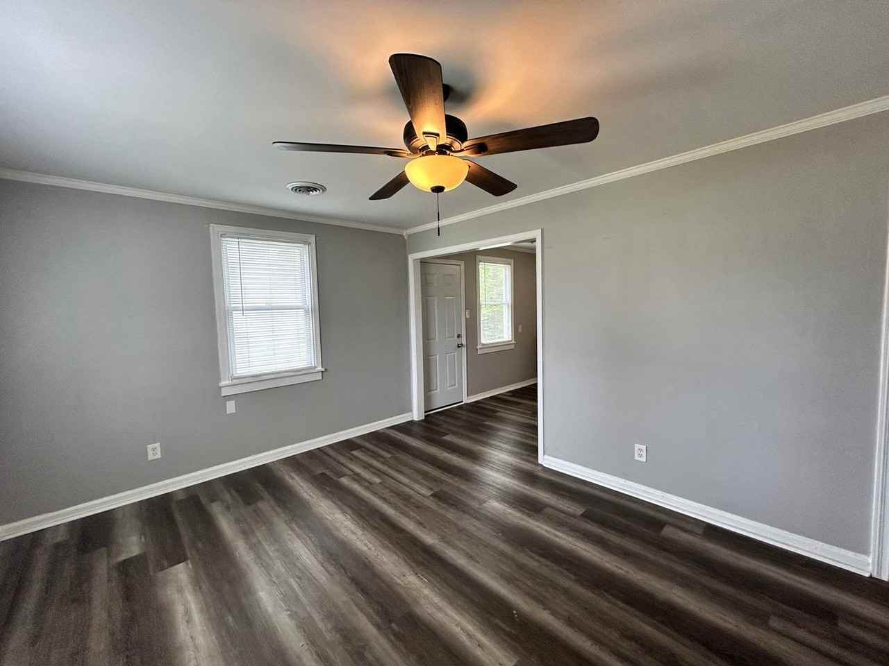 1906 Wakefield Ave - Photo 4 of 14