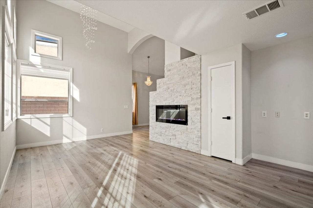 8141 Dartmoor Ave - Photo 6 of 21