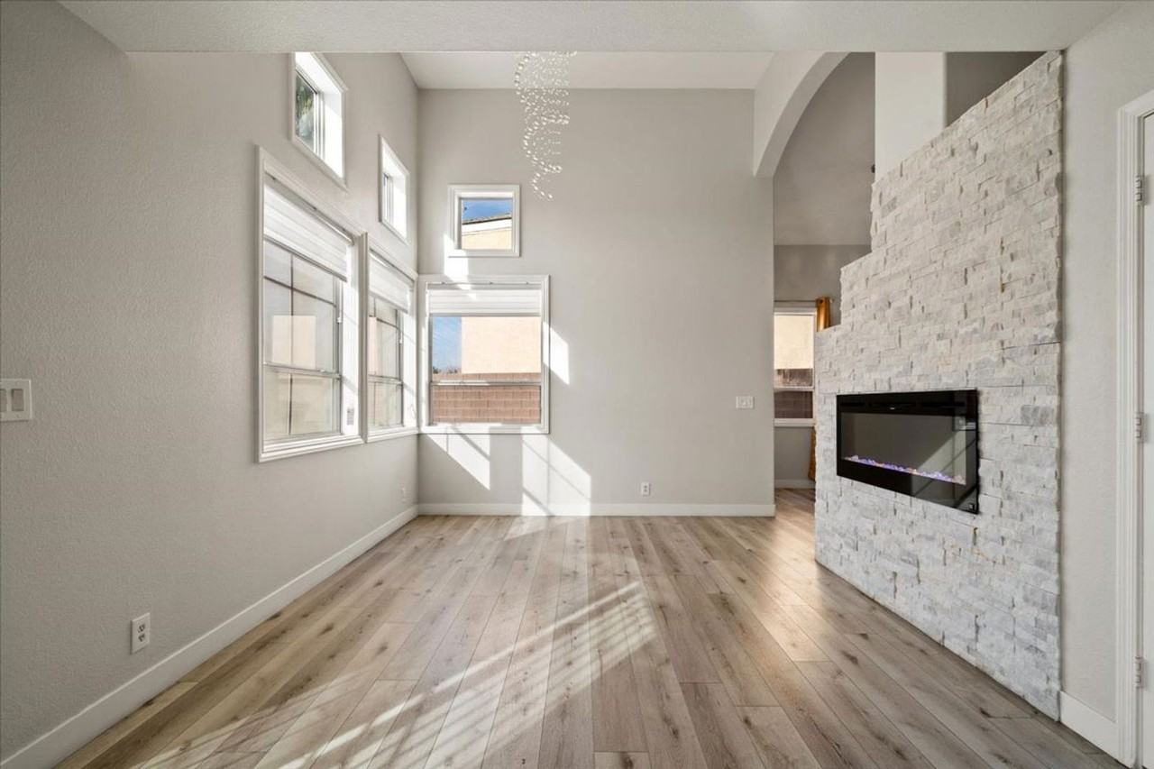 8141 Dartmoor Ave - Photo 7 of 21