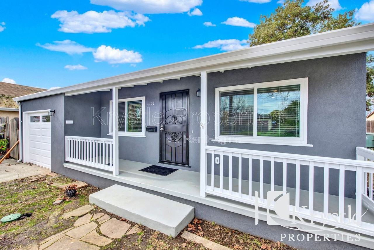 1007 Maple Ave - Photo 4 of 22