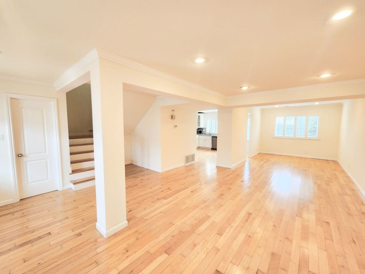 2689 Cromwell Row - Photo 3 of 34