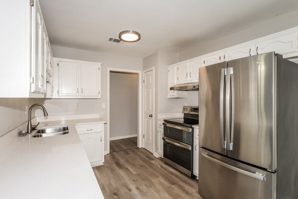 7931 Claredale Dr - Photo 7 of 16