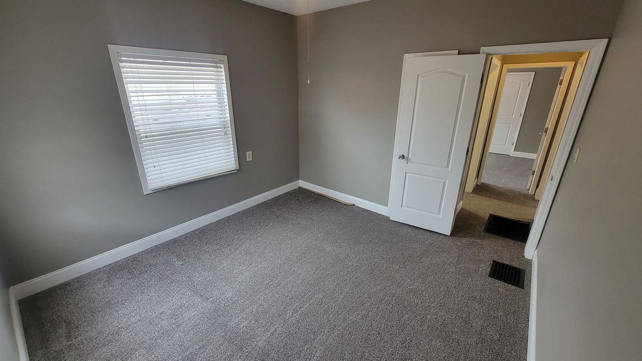 412 Heywood Ave - Photo 6 of 11