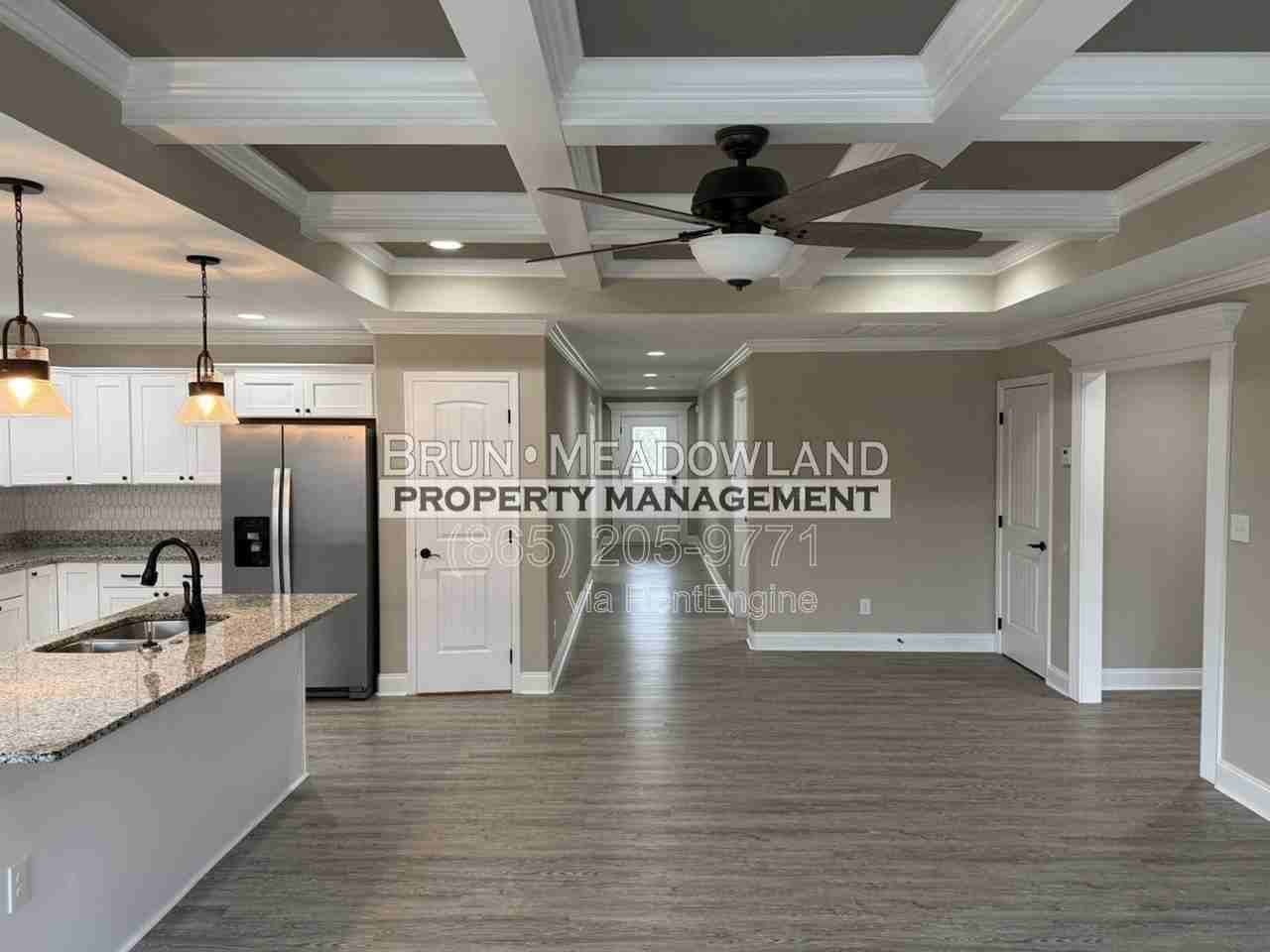 3869 Doral Dr - Photo 5 of 33