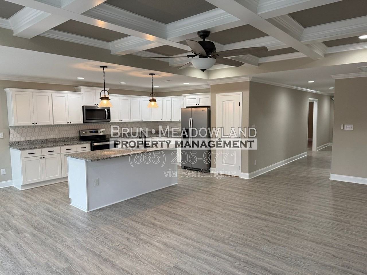 3869 Doral Dr - Photo 7 of 33