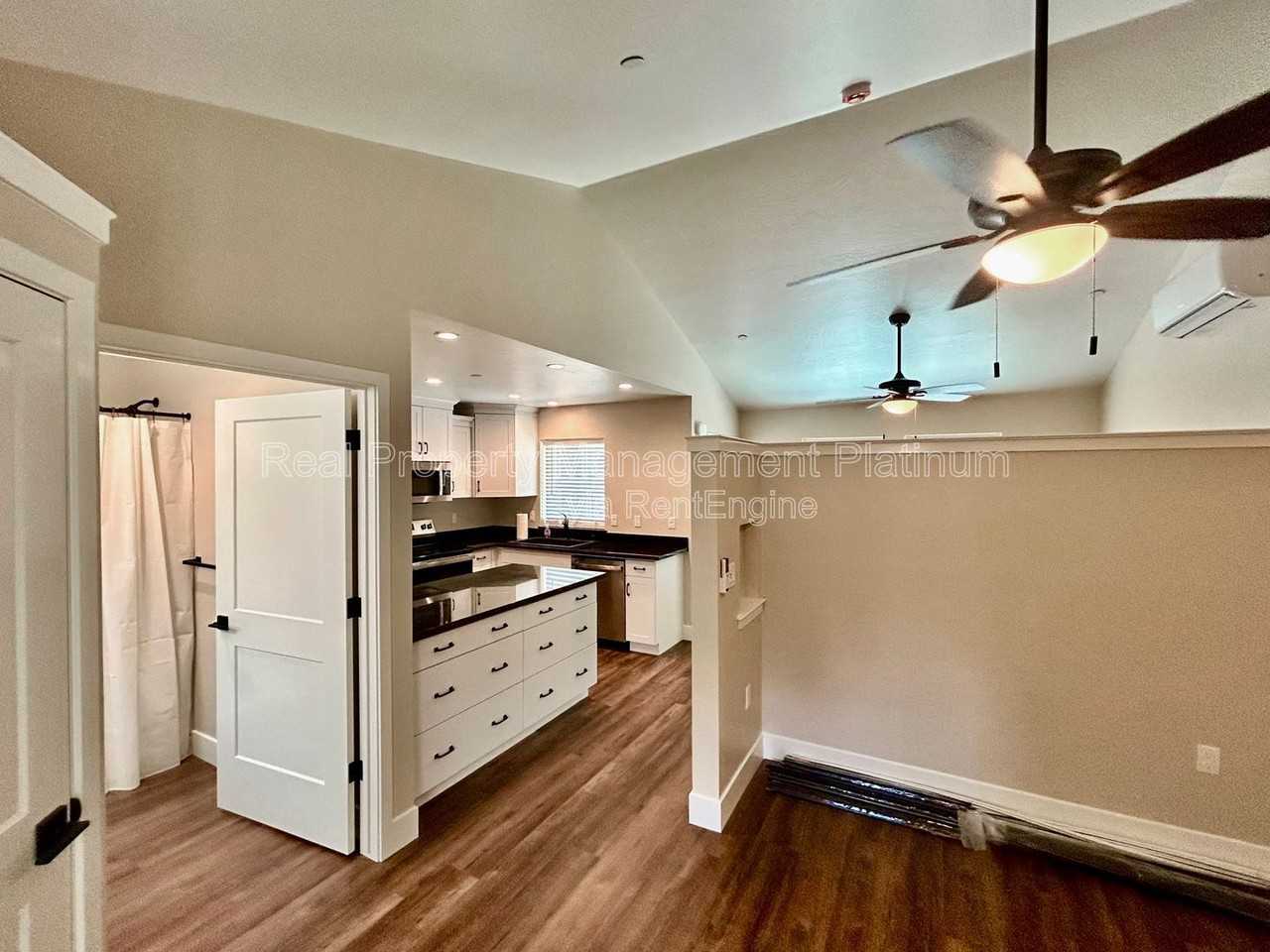 1469 5th St #C - Photo 4 of 15