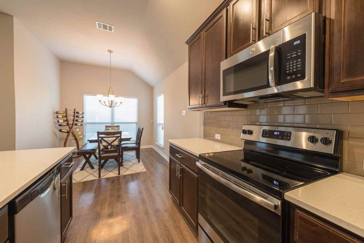 5228 Fenton Ln - Photo 5 of 19