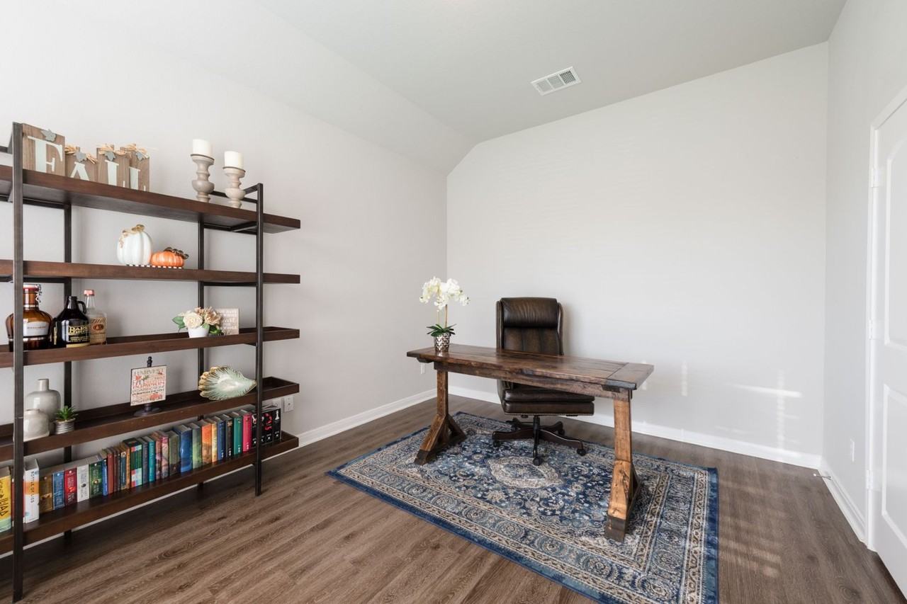 5228 Fenton Ln - Photo 6 of 19