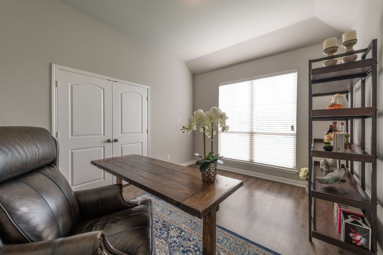 5228 Fenton Ln - Photo 7 of 19