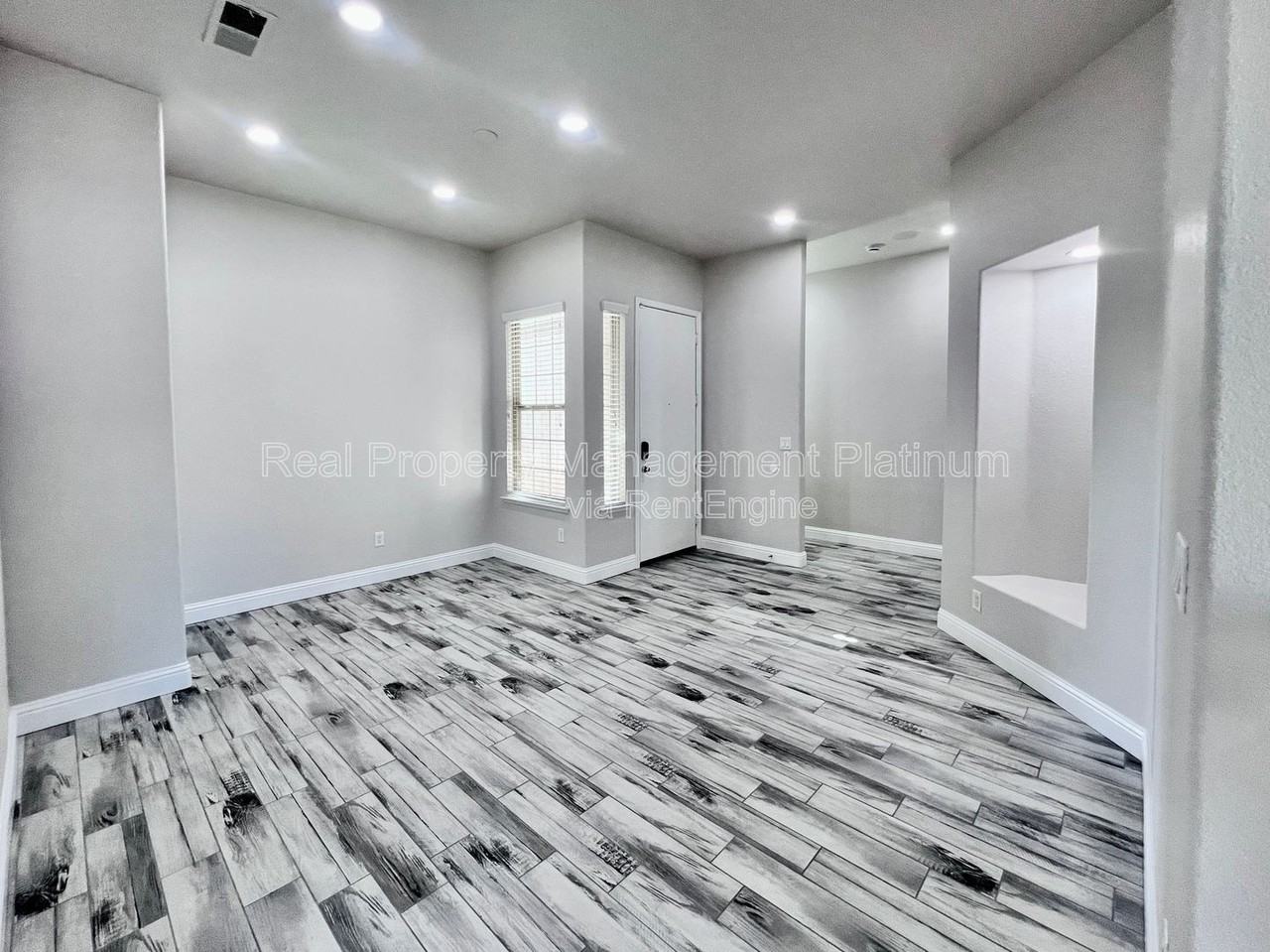 2143 S Shirley Ave - Photo 5 of 26