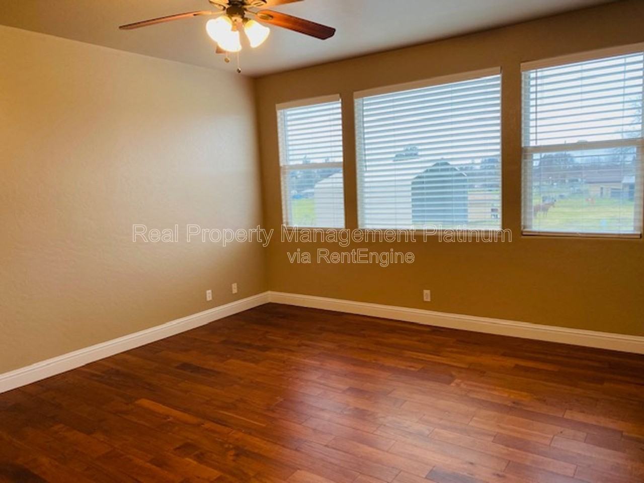 1875 N Belvedere Ave - Photo 7 of 23