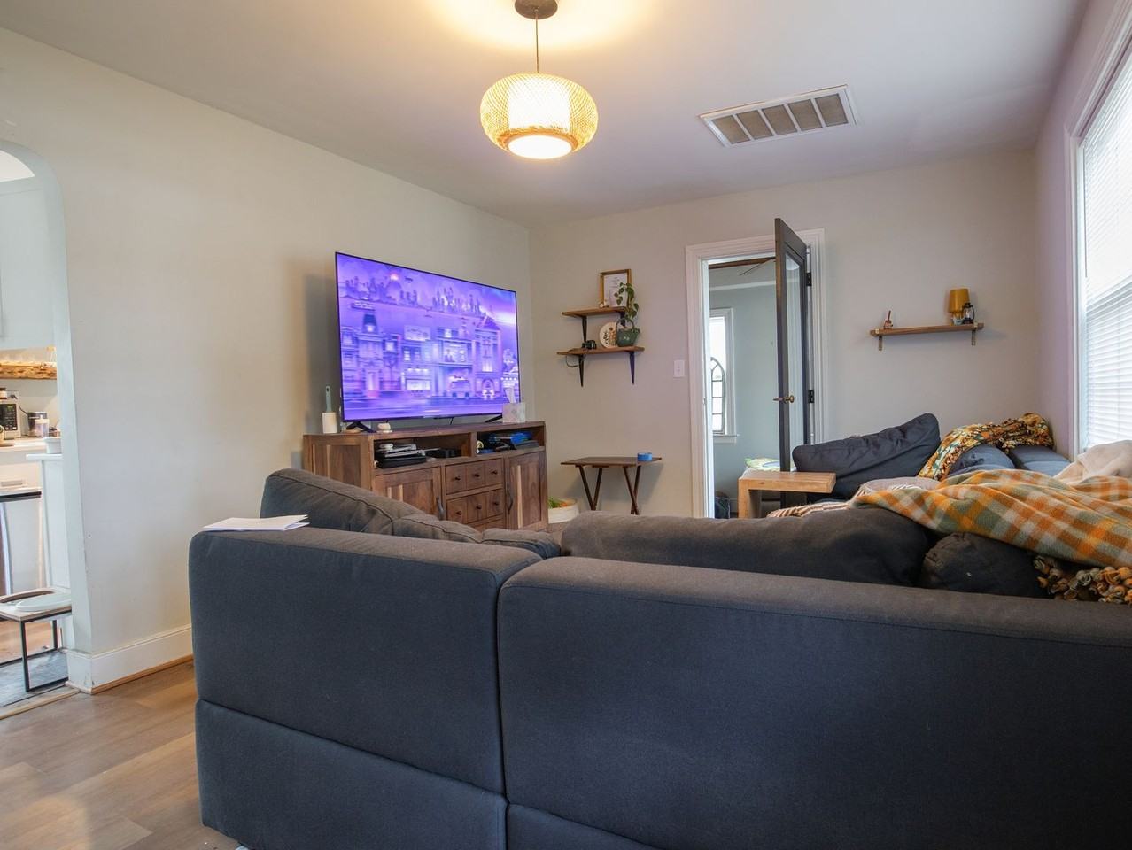 3409 Idlewood Ave - Photo 3 of 19