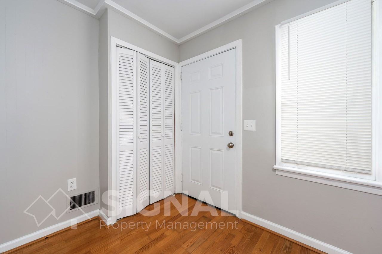 425 Forsythe St - Photo 5 of 31